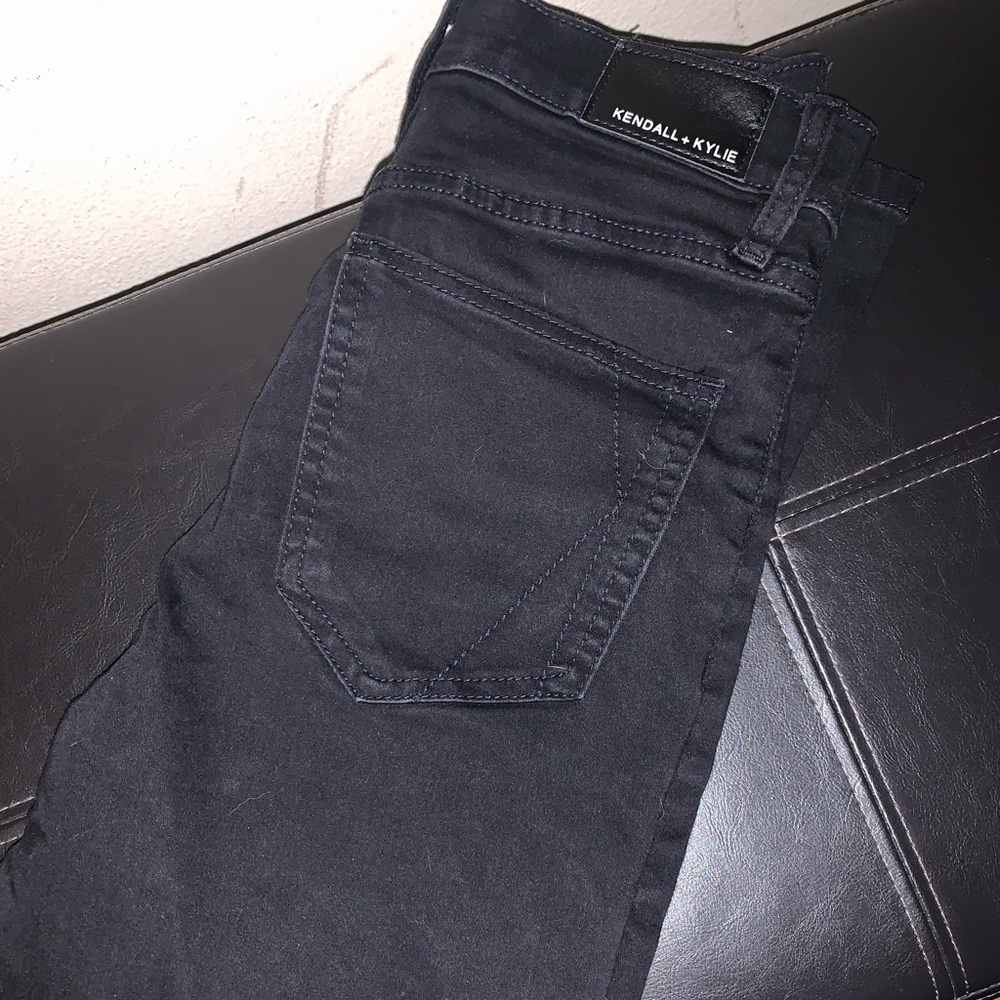 Kylie+Kendall jeans in skyscraper